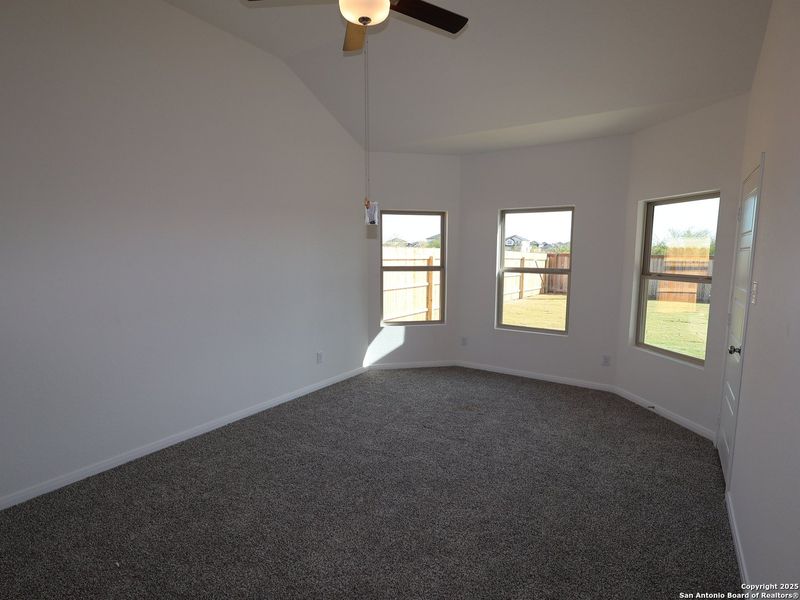 Spacious, unfurnished interior of a new home in Agave, San Antonio (Image 20).