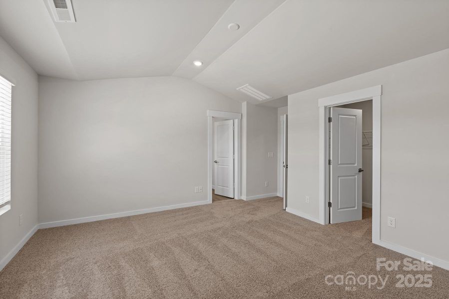 Spacious, unfurnished interior of a new home in Knights Bridge, Richburg (Image 8).