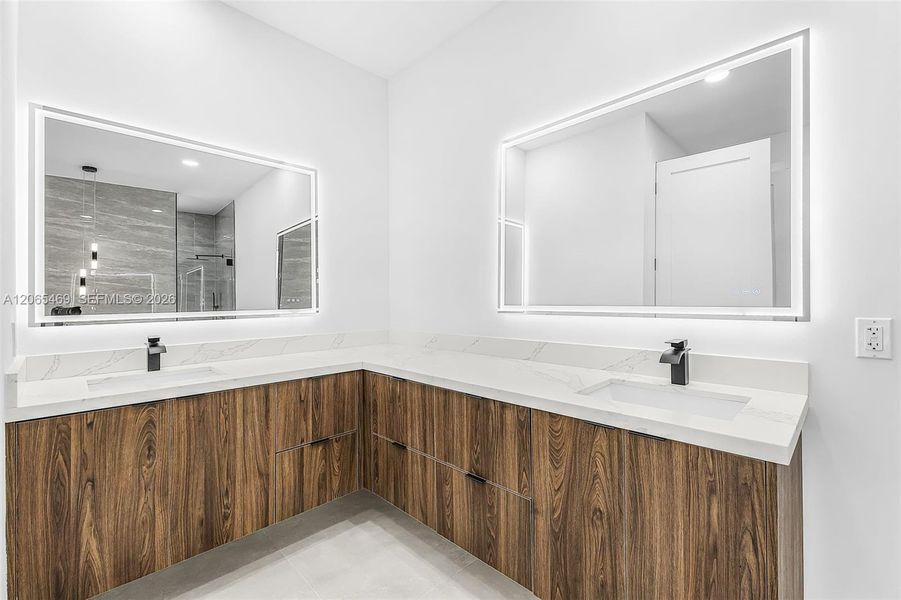 Furnished interior view inside a new home in , Cape Coral (Image 13).