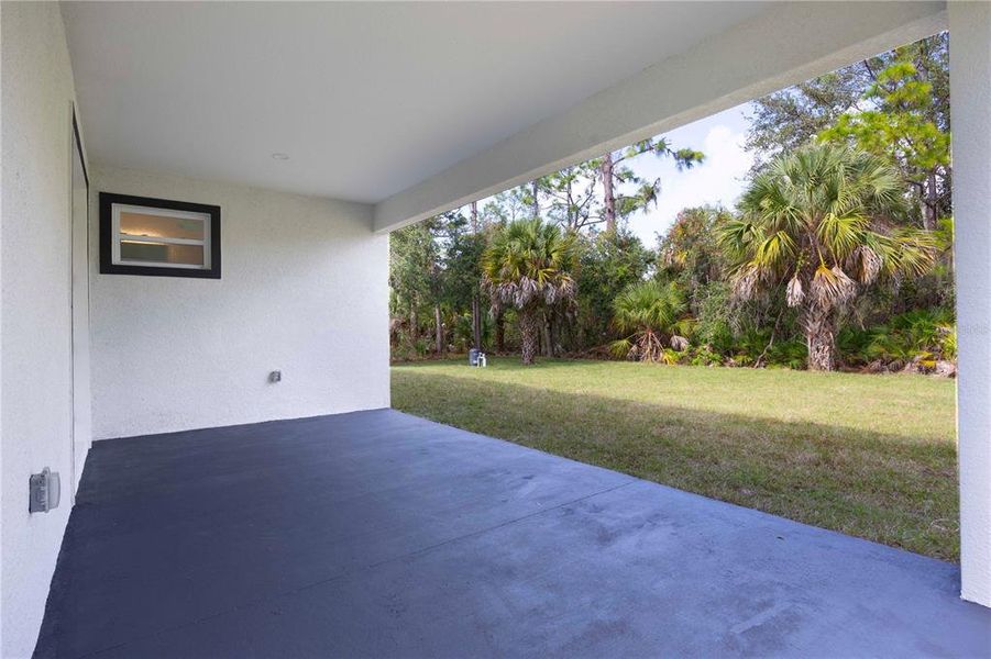 Exterior details and patio area of a home in , Port Charlotte (Image 22).