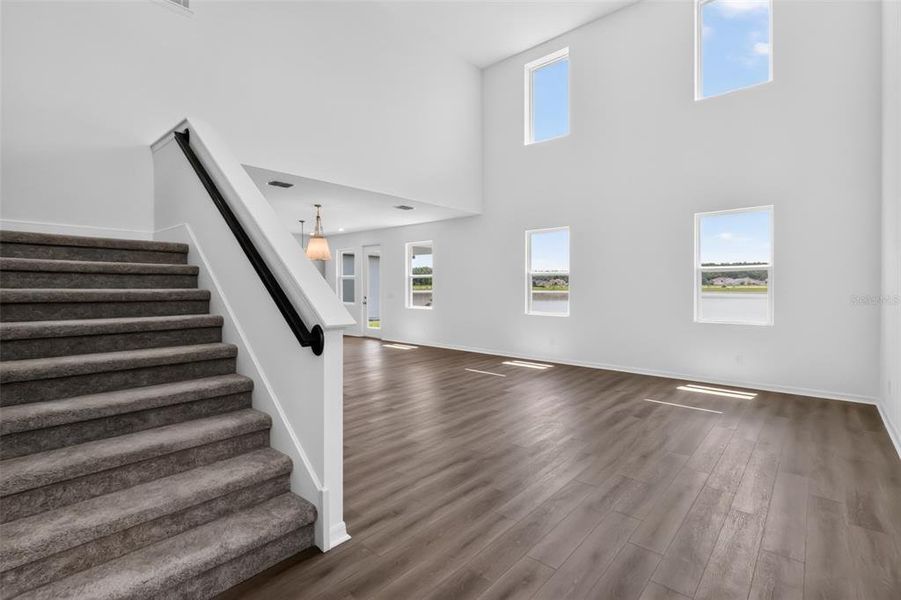 Spacious, unfurnished interior of a new home in , Kissimmee (Image 13).