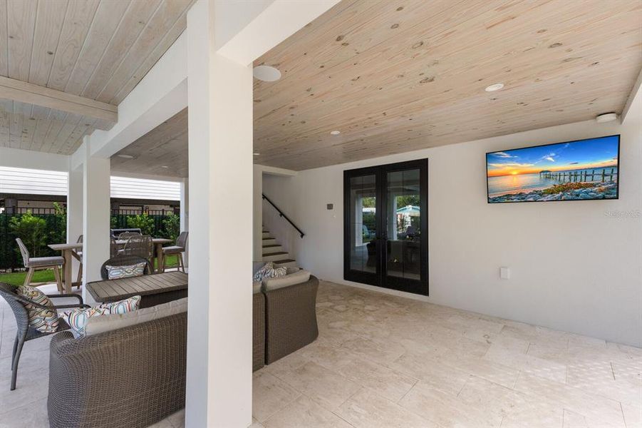 Exterior details and patio area of a home in , Bradenton Beach (Image 36).