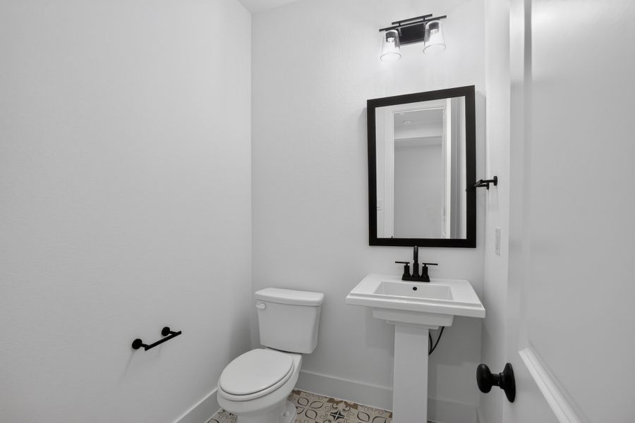 132 Buffalo - Powder Bathroom
