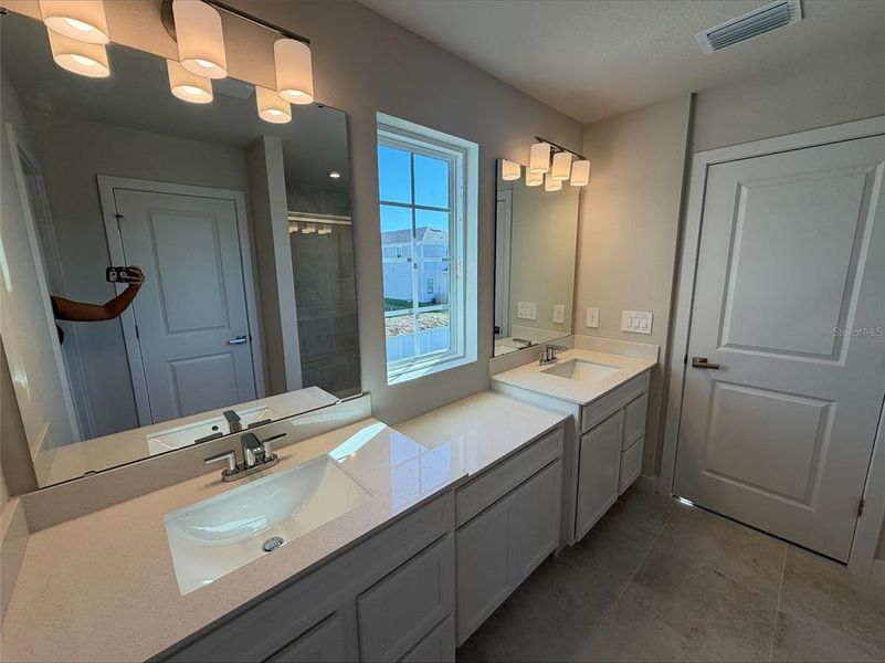 Furnished interior view inside a new home in Avalon Woods, Lakewood Ranch (Image 5). Furnished interior view inside a new home in Avalon Woods, Lakewood Ranch (Image 5).