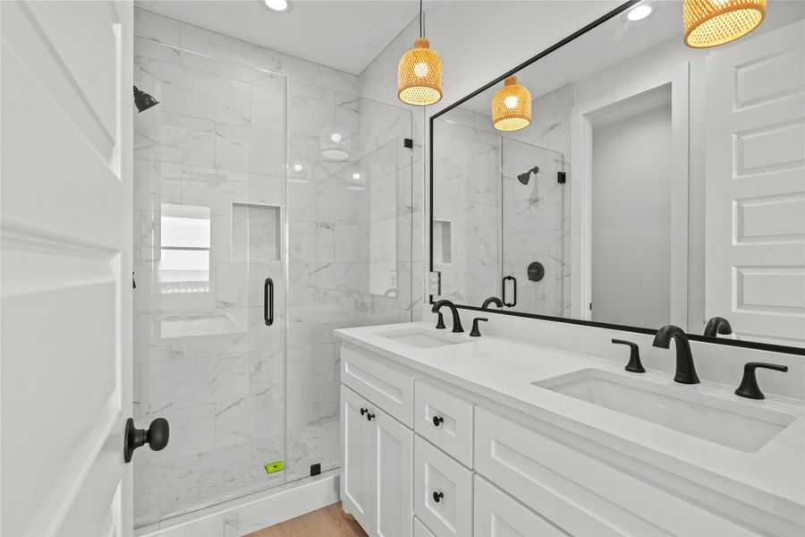 Bathroom in suite 2nd Floor