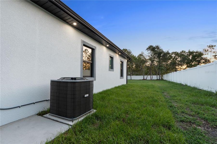 Exterior details and patio area of a home in , Weeki Wachee (Image 43).