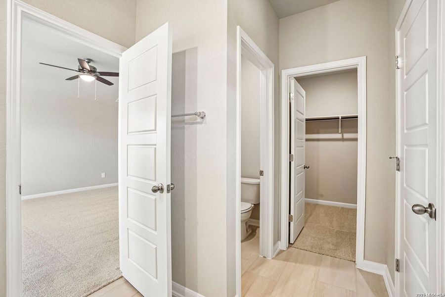 Spacious, unfurnished interior of a new home in Sagebrooke - Premier Series, San Antonio (Image 27).