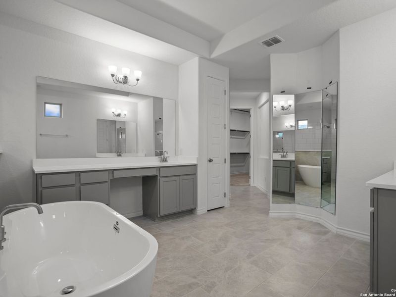 Furnished interior view inside a new home in Potranco Oaks, Castroville (Image 14). Furnished interior view inside a new home in Potranco Oaks, Castroville (Image 14).