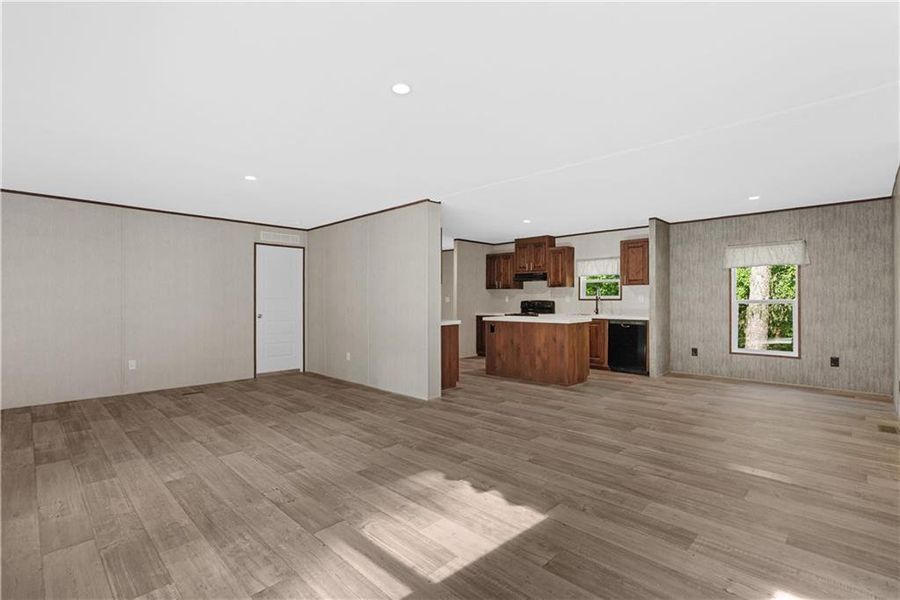 Spacious, unfurnished interior of a new home in , Resaca (Image 11).