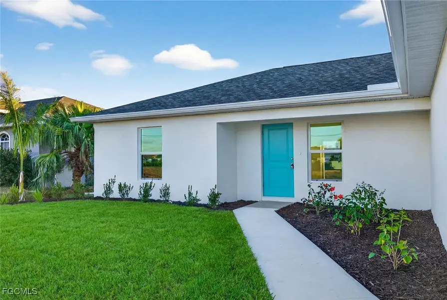 Exterior details and patio area of a home in Cape Coral, Cape Coral (Image 4).