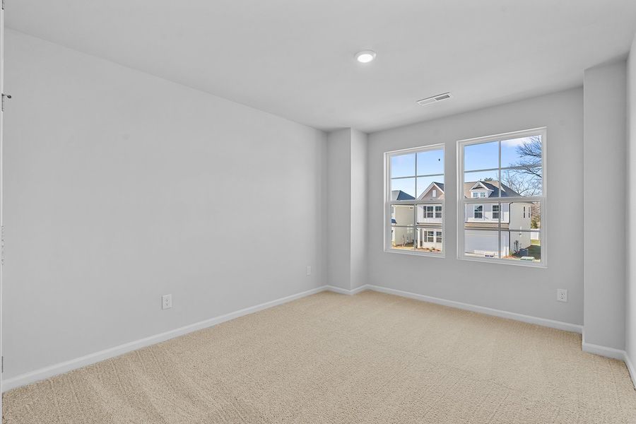 Spacious, unfurnished interior of a new home in Hanes Lake, Winston-Salem (Image 22).
