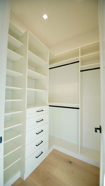 Spacious, unfurnished interior of a new home in , Palm Beach Gardens (Image 29).