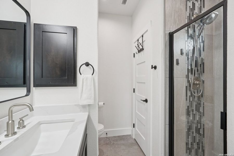 Furnished interior view inside a new home in , La Vernia (Image 11).