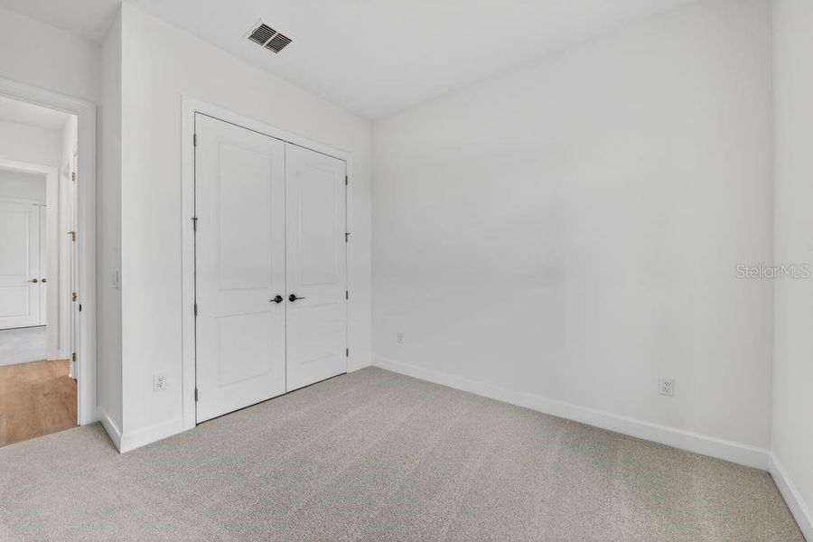 Spacious, unfurnished interior of a new home in Coasterra Community Group Page, Palmetto (Image 11).