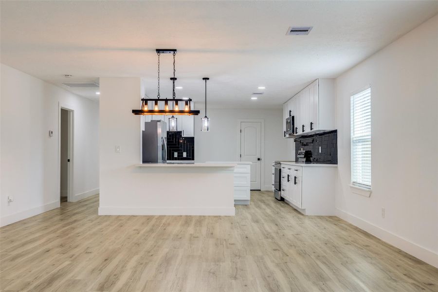 Spacious, unfurnished interior of a new home in , Cleveland (Image 26).