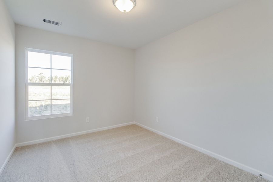 Spacious, unfurnished interior of a new home in Astoria, Columbia (Image 26).