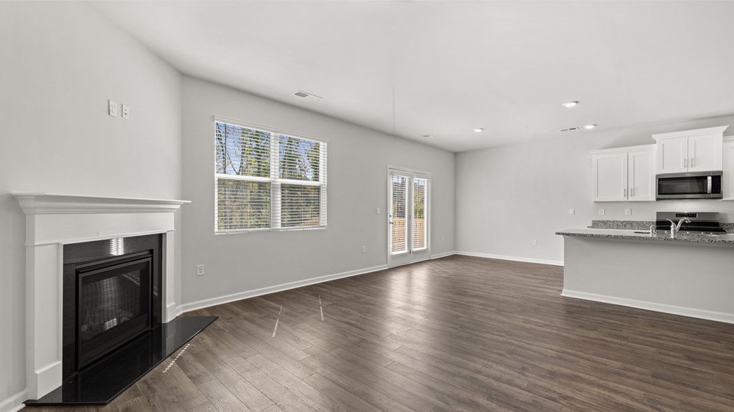 Spacious, unfurnished interior of a new home in Captain's Corner, Grovetown (Image 15).
