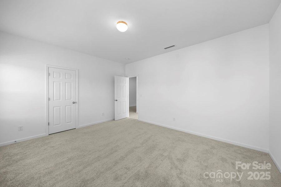 Spacious, unfurnished interior of a new home in , Concord (Image 36).