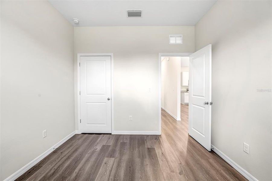 Spacious, unfurnished interior of a new home in , Weeki Wachee (Image 34).