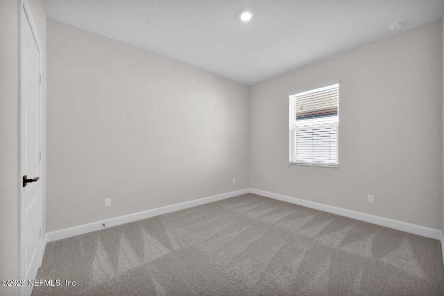Spacious, unfurnished interior of a new home in Jennings Farm, Middleburg (Image 14).