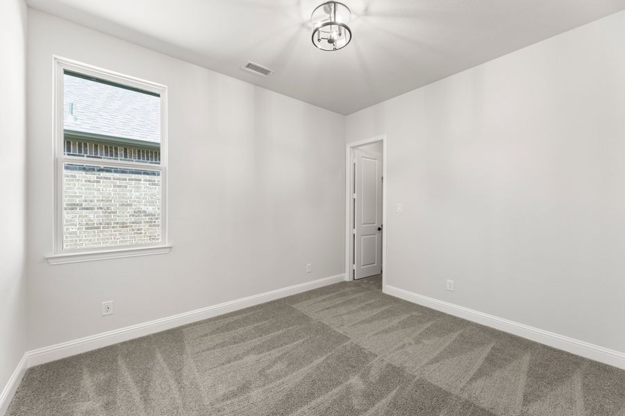 Spacious, unfurnished interior of a new home in Nelson Lake Estates, Rockwall (Image 24). Spacious, unfurnished interior of a new home in Nelson Lake Estates, Rockwall (Image 24).