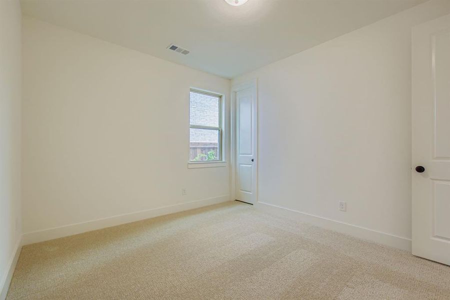 Spacious, unfurnished interior of a new home in Hillstead, Lavon (Image 17).