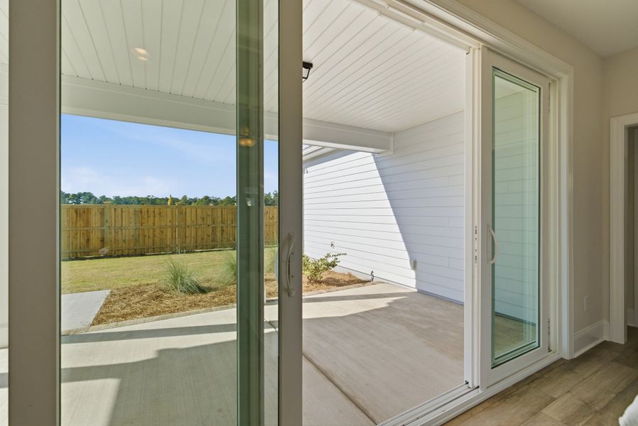 Exterior details and patio area of a home in Sidbury Landing, Wilmington (Image 24).