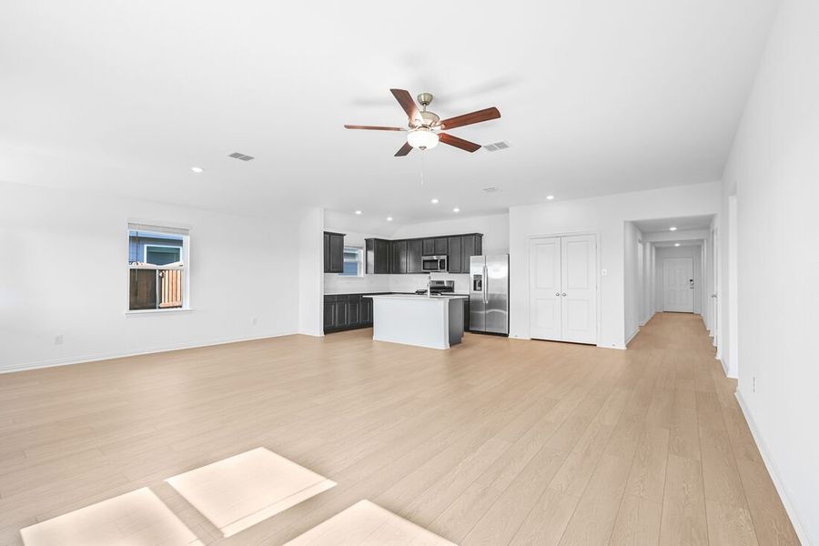 Spacious, unfurnished interior of a new home in River Ridge, Crandall (Image 11). Spacious, unfurnished interior of a new home in River Ridge, Crandall (Image 11).
