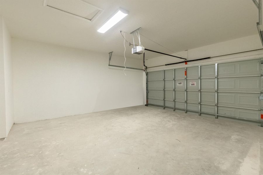 Spacious, unfurnished interior of a new home in , West Palm Beach (Image 11).