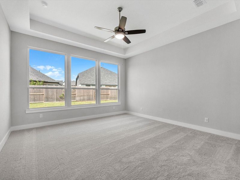 Spacious, unfurnished interior of a new home in Cross Creek Ranch 60′, Fulshear (Image 15). Spacious, unfurnished interior of a new home in Cross Creek Ranch 60′, Fulshear (Image 15).