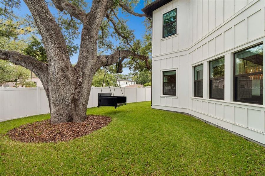 Exterior details and patio area of a home in , Tampa (Image 36).