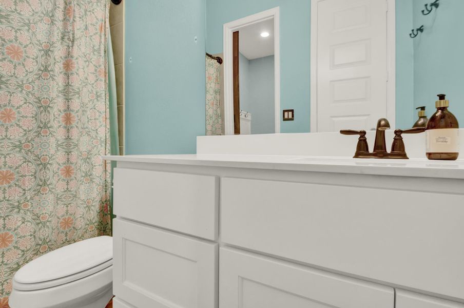 Furnished interior view inside a new home in , Tomball (Image 11).