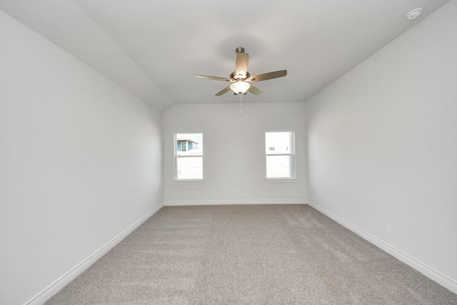 Spacious, unfurnished interior of a new home in Lexington Heights, Willis (Image 21).