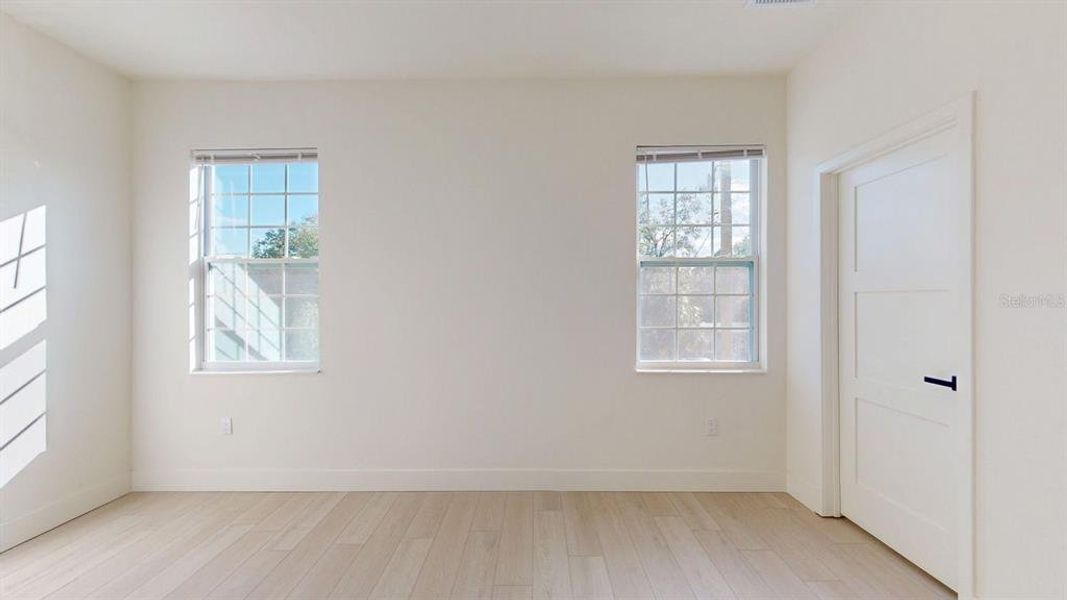 Spacious, unfurnished interior of a new home in , Tampa (Image 68).