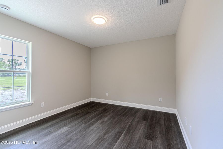 Spacious, unfurnished interior of a new home in , Callahan (Image 9).