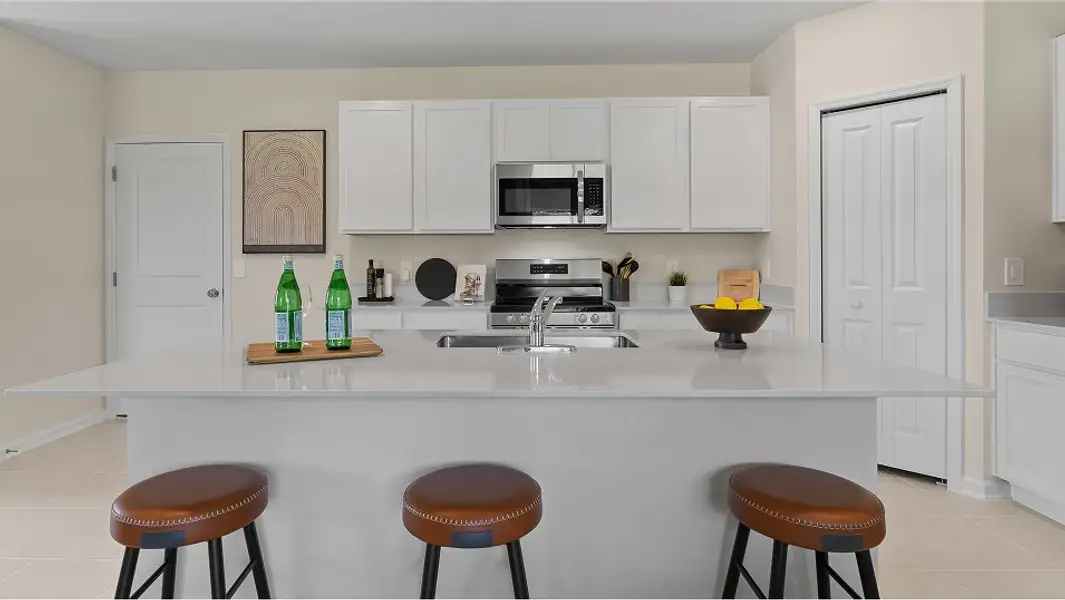 Florida CORE L003 Columbus Kitchen 1of2 F1 Base3 4 18 25