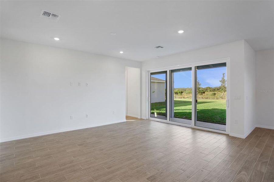 Spacious, unfurnished interior of a new home in Turnleaf, Punta Gorda (Image 20).