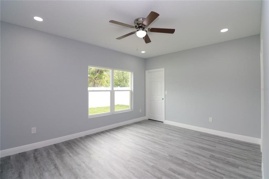 Spacious, unfurnished interior of a new home in , Tampa (Image 17).