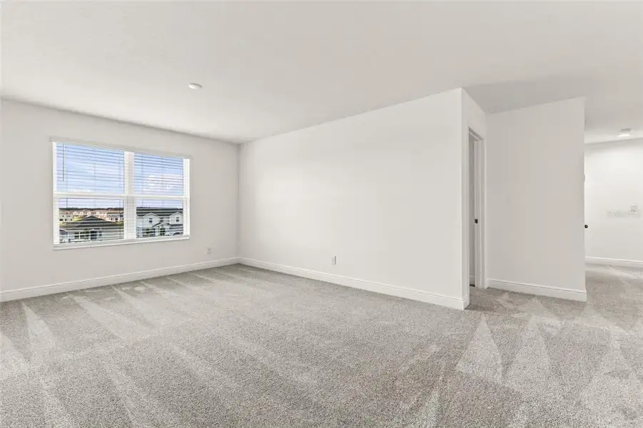 Spacious, unfurnished interior of a new home in , Groveland (Image 35).