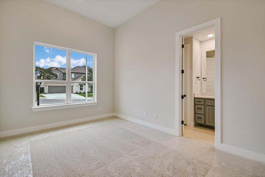 Spacious, unfurnished interior of a new home in Riverstone, Georgetown (Image 22).