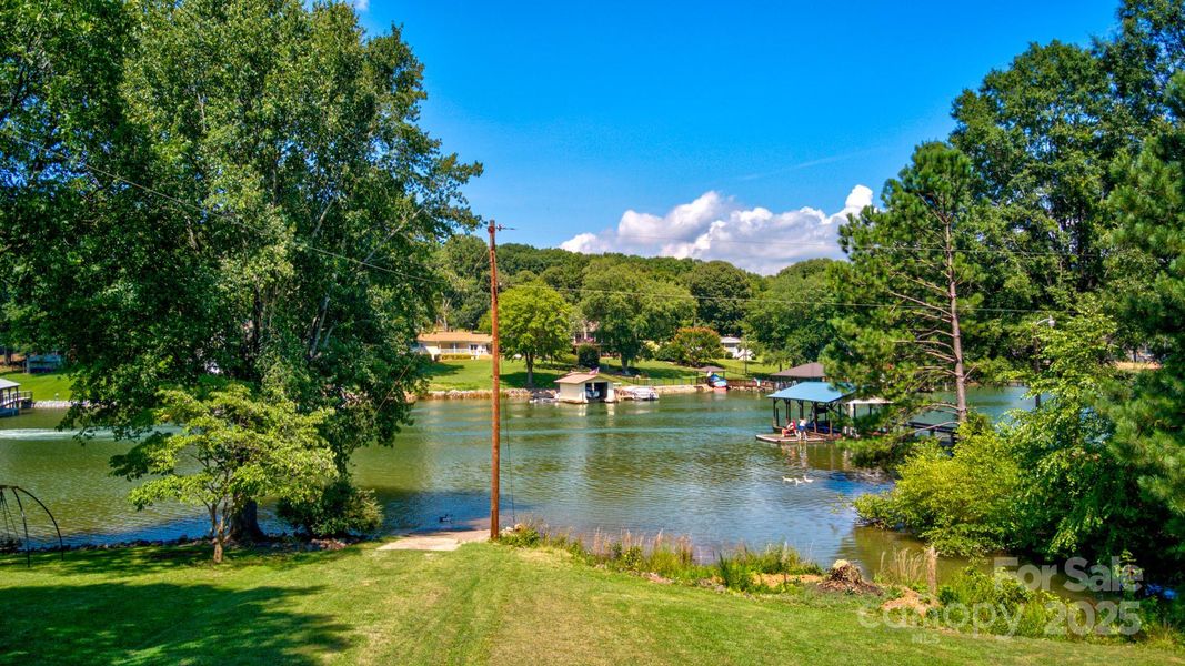 Image 44 of a home in .