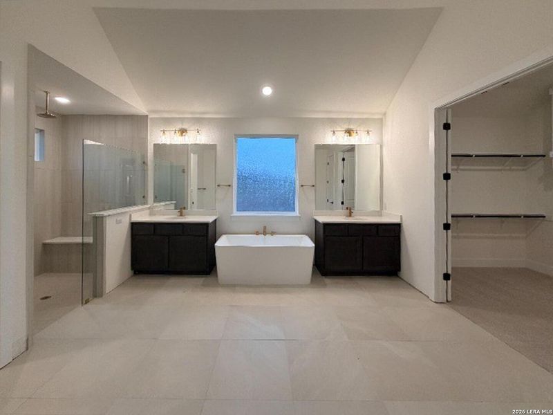 Furnished interior view inside a new home in Waldsanger, New Braunfels (Image 5).