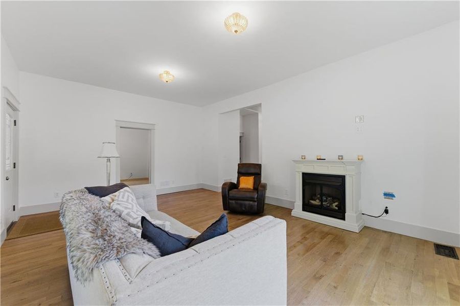 Furnished interior view inside a new home in , Winston (Image 28).