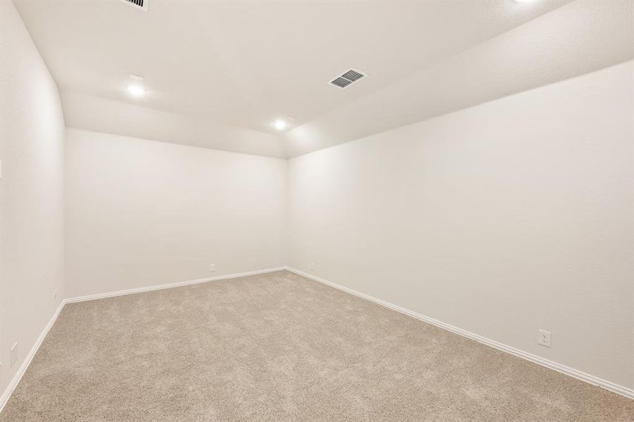 Spacious, unfurnished interior of a new home in Hayes Crossing, Midlothian (Image 34).