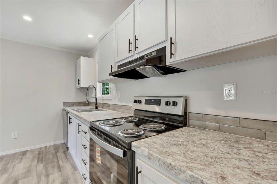 Furnished interior view inside a new home in , Hernando (Image 7).