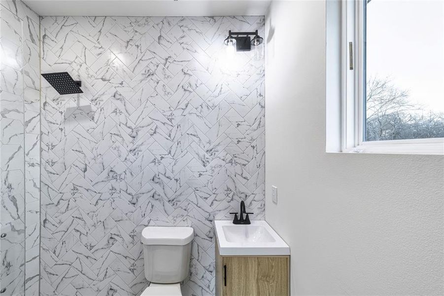 Furnished interior view inside a new home in , Dallas (Image 6).