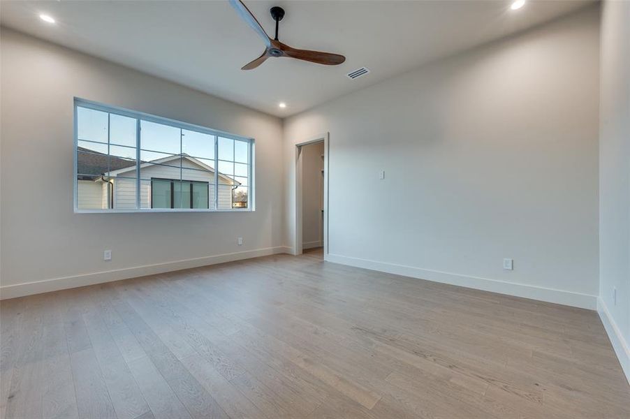 Spacious, unfurnished interior of a new home in , Dallas (Image 23). Spacious, unfurnished interior of a new home in , Dallas (Image 23).