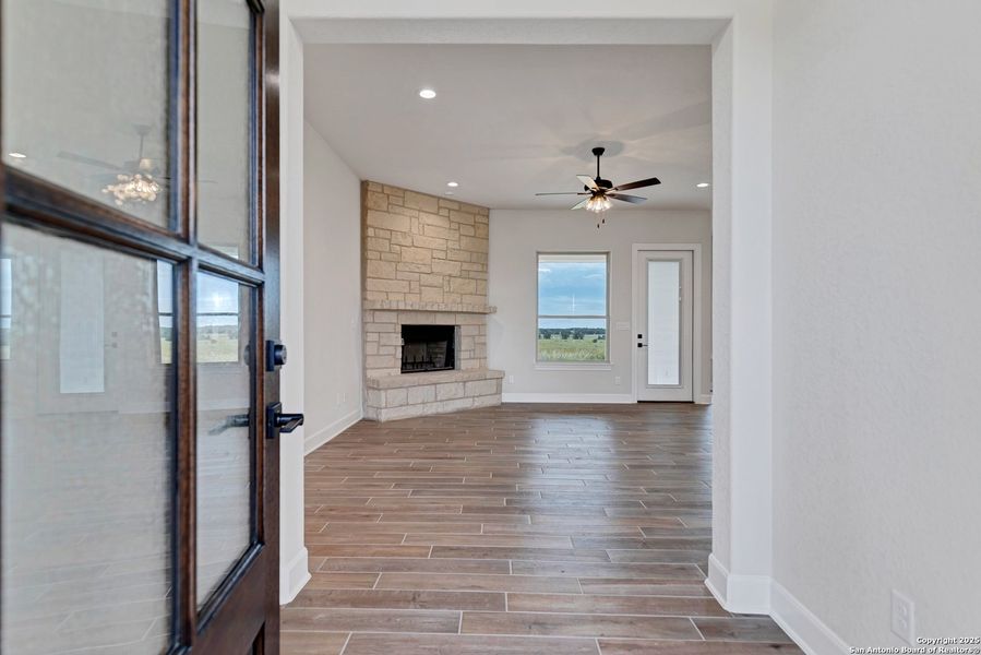 Furnished interior view inside a new home in , La Vernia (Image 9). Furnished interior view inside a new home in , La Vernia (Image 9).