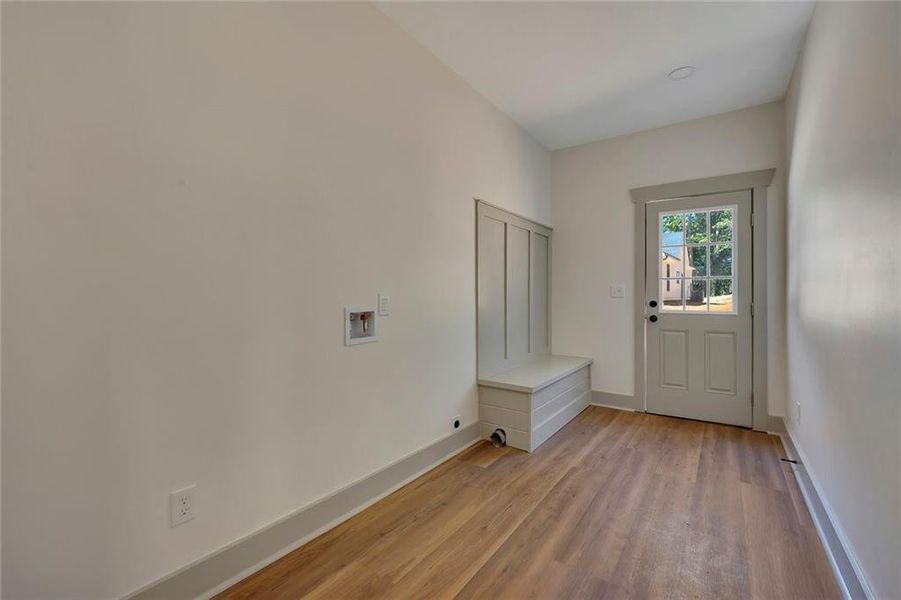 Spacious, unfurnished interior of a new home in , Silver Creek (Image 16).