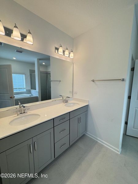 Furnished interior view inside a new home in Hyland Trail, Green Cove Springs (Image 6).